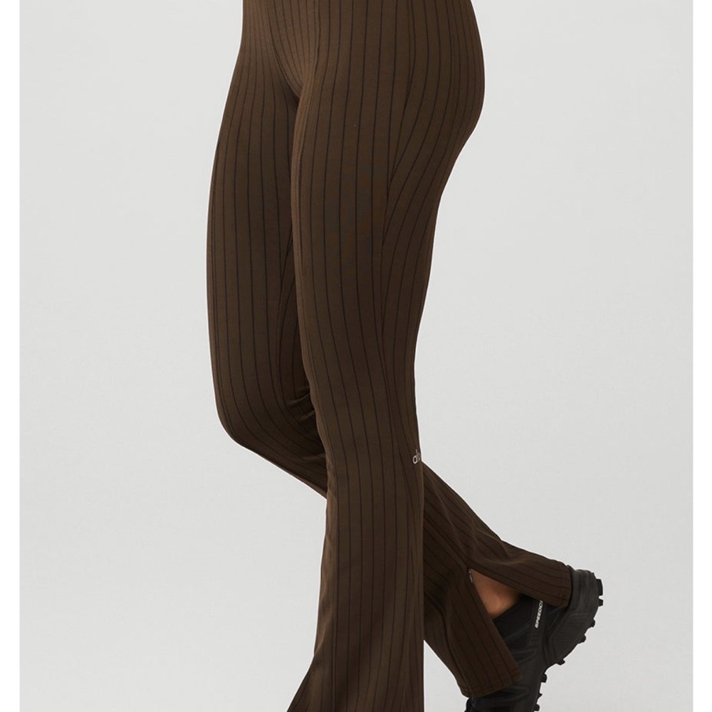 Women’s Alo High waist Pinstripe Flare Legging sz M
